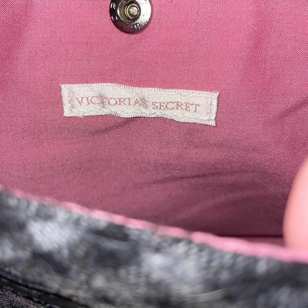 Victoria’s Secret Makeup Purse - Picture 4 of 4